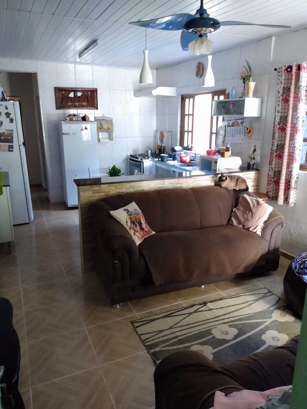 Casa em Mongaguá 3 quartos, uma suíte, sala, cozinha estilo americana, 2 banheiros social, churrasqueira   | código 1061