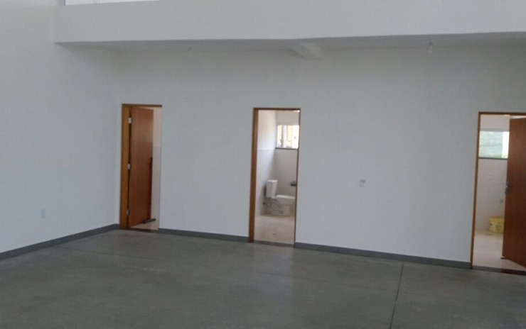 Galpão 400 m² 2 banheiros, 1 cozinha, 1 escritório de 25 m².localizado em extrema MG | código 302