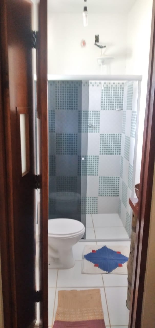 Chácara Casa em estilo rustico com 5 quartos, com pomar, piscina, churrasqueira, campo de futebol Código 1090