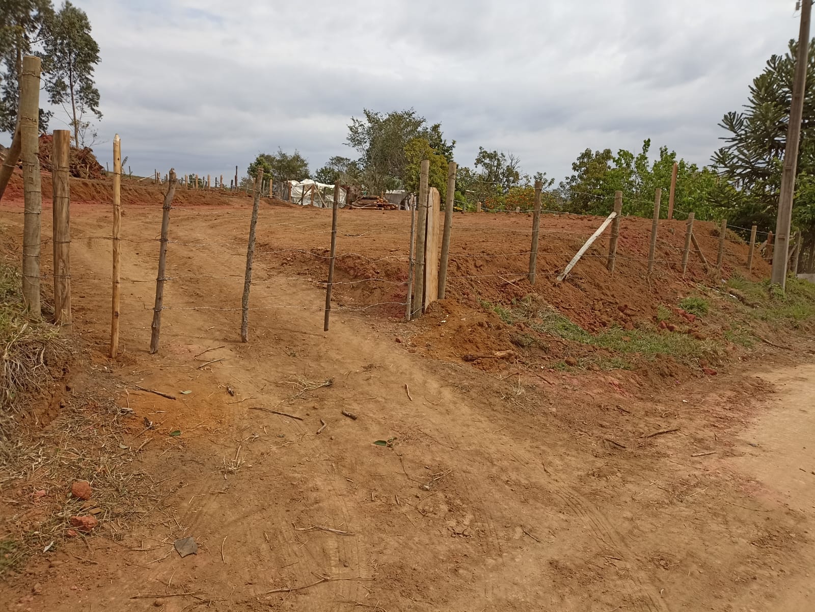 Excelente terreno para formação em chácara. Ótima localização - Munhoz - MG | Código 1095