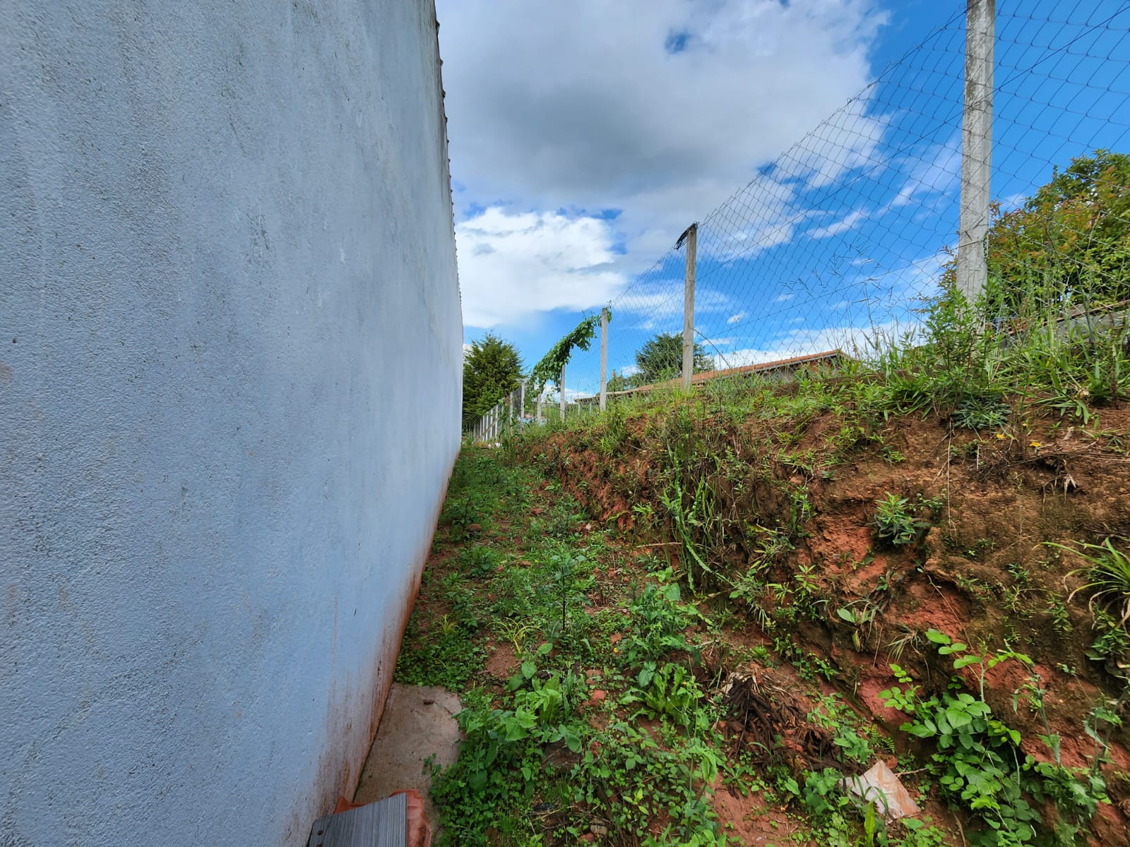 Chácara I casa avarandada com 2 dormitórios, sala de tv, local Munhoz- MG Codigo 1099