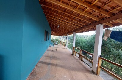 Belíssima propriedade com nascente,  cachoeira, Localizada em Camanducaia -  MG Código: 1100