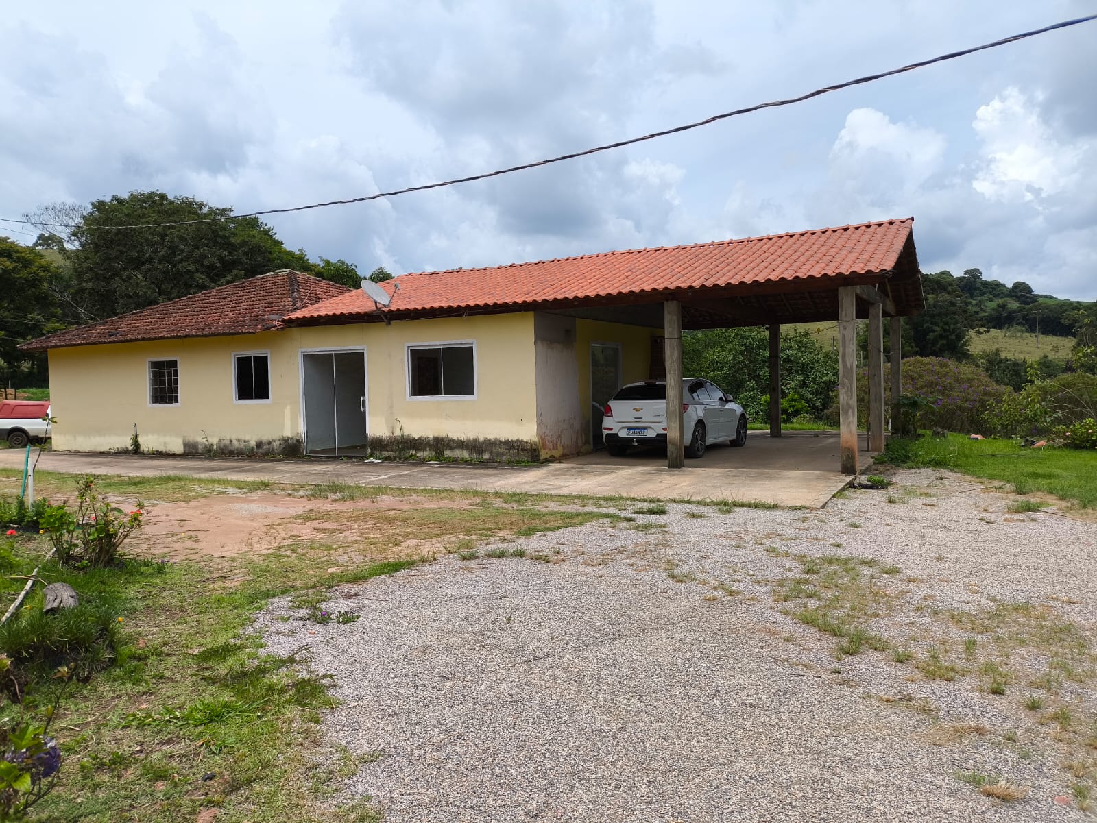 Chácara com Casa com 4 quartos em Toledo MG Cód. 1143