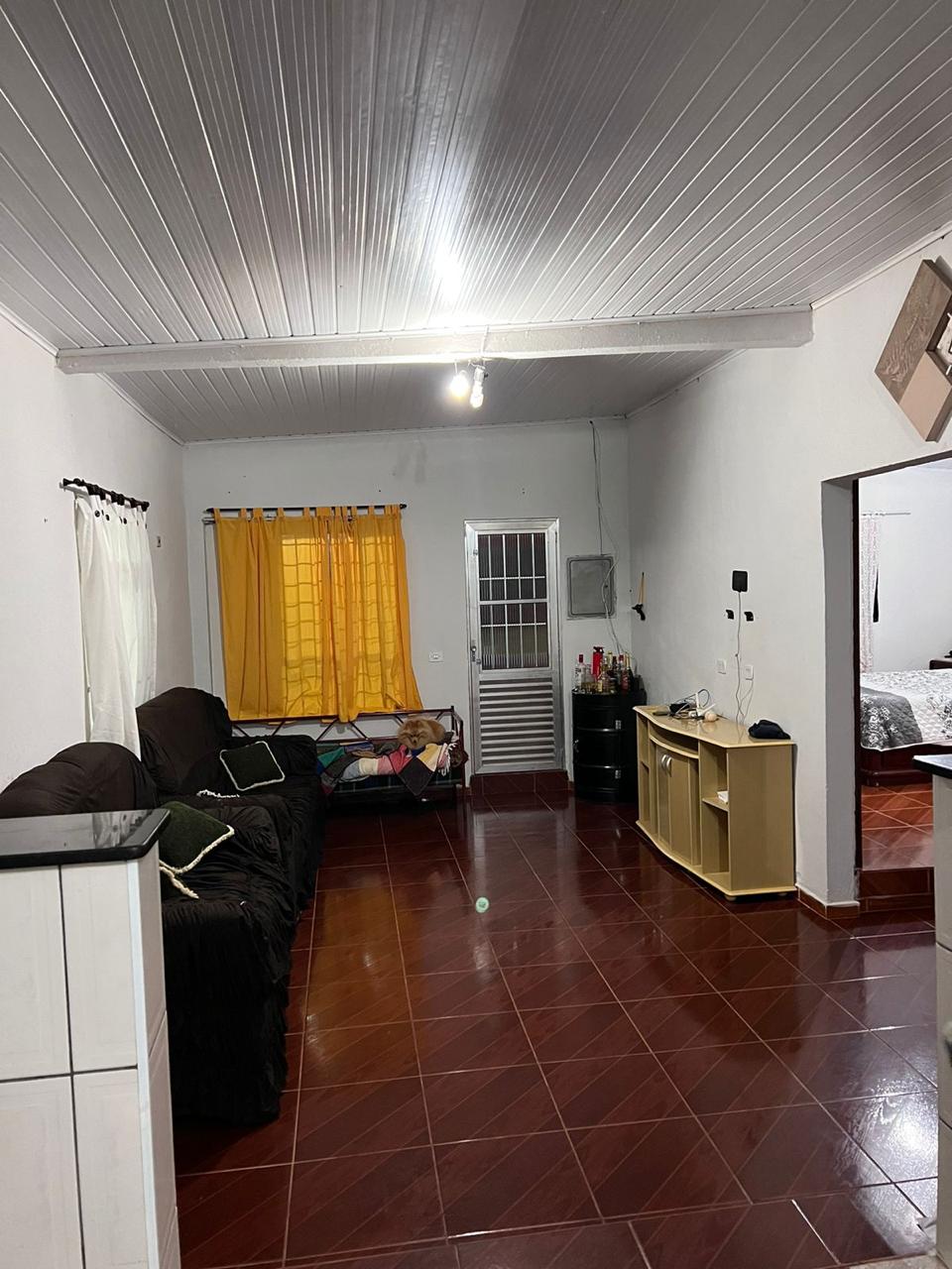 Belíssima chácara localizada em Munhoz, a 12 km da cidade com casa, piscina, pomar Cod. 1046
