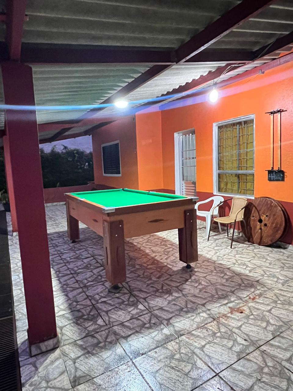 Belíssima chácara localizada em Munhoz, a 12 km da cidade com casa, piscina, pomar Cod. 1046