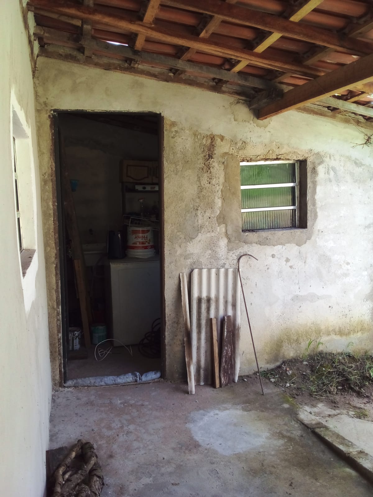 chácara com casa excelente localização topografia plana - Munhos MG