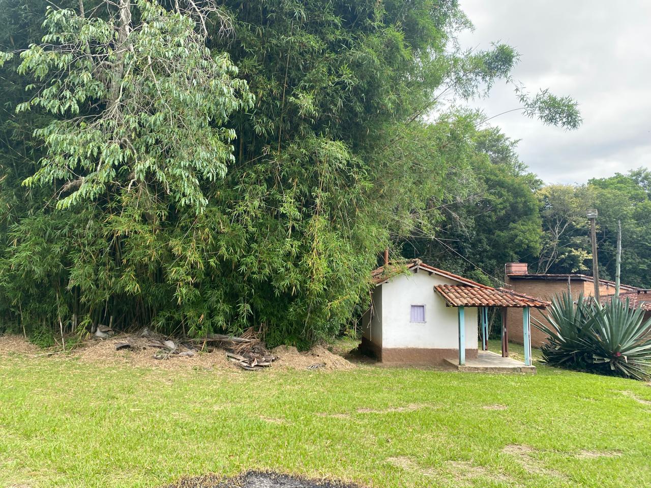 Fazenda com casas, piscina e demais áreas de lazer. ótima topografia em Extrema - MG