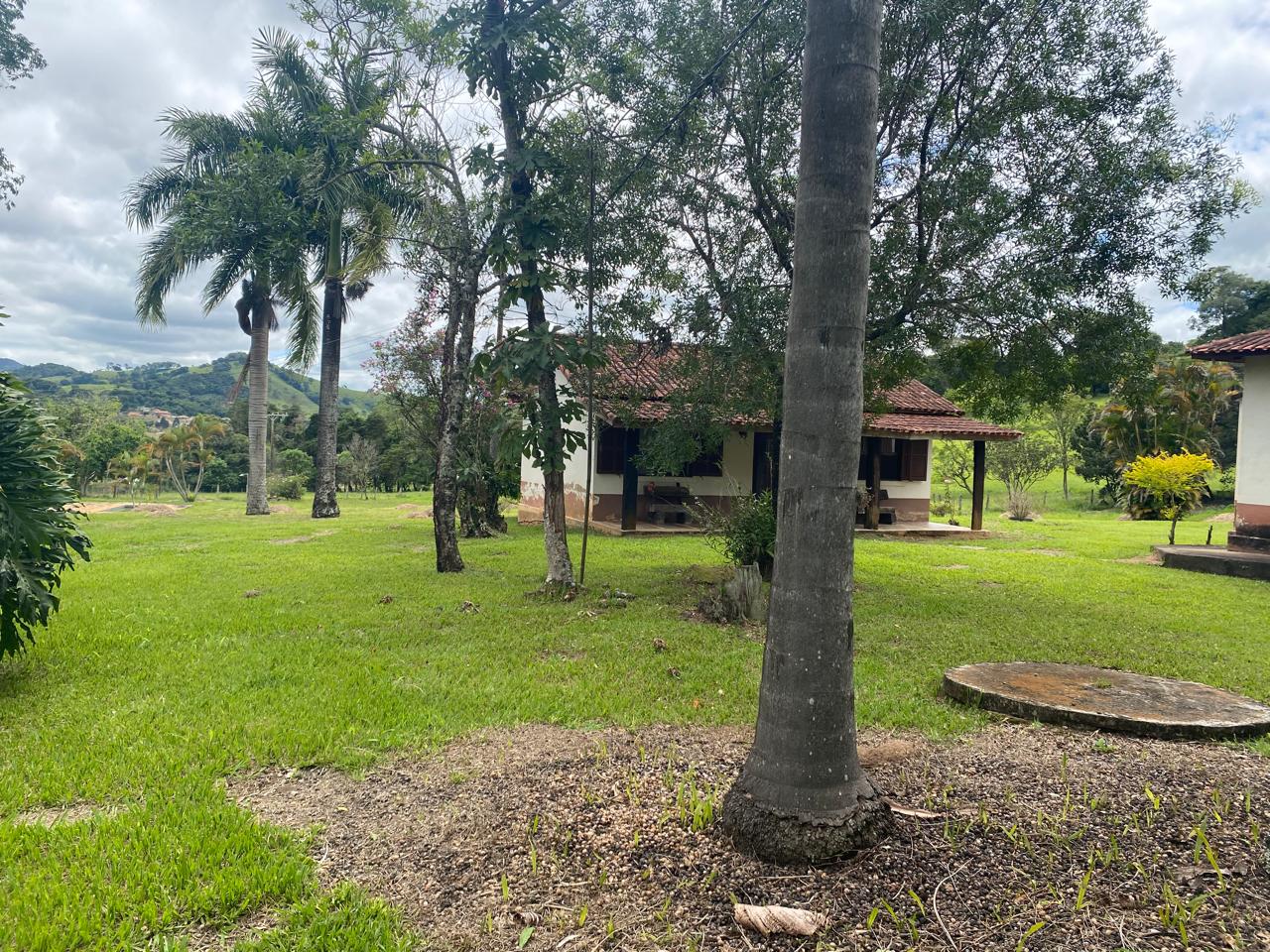 Fazenda com casas, piscina e demais áreas de lazer. ótima topografia em Extrema - MG