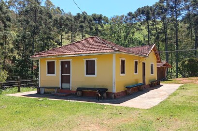 Chácara Charmosa com Lago e Casa de Fazenda em Meio às Araucárias – 4.000m cod 1194