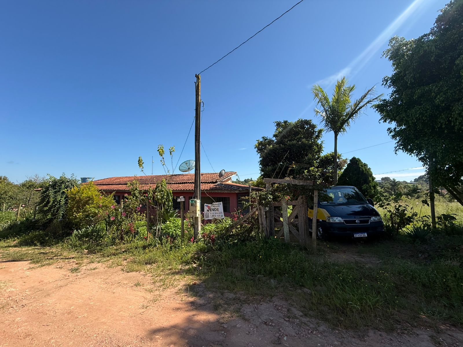 Chácara com Casa: Espaçosa e Adaptável em Munhoz - MG Cod.1220