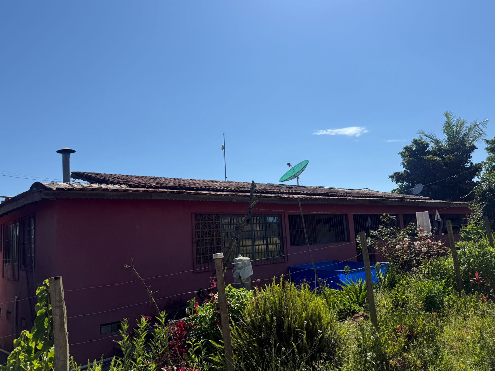 Chácara com Casa: Espaçosa e Adaptável em Munhoz - MG Cod.1220