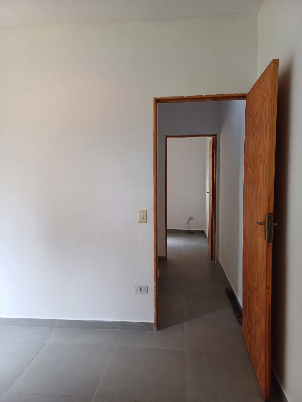 Oportunidade em Extrema! Casa com 2 quartos, garagem e ótima localização a 1km da rodoviária cod 1221