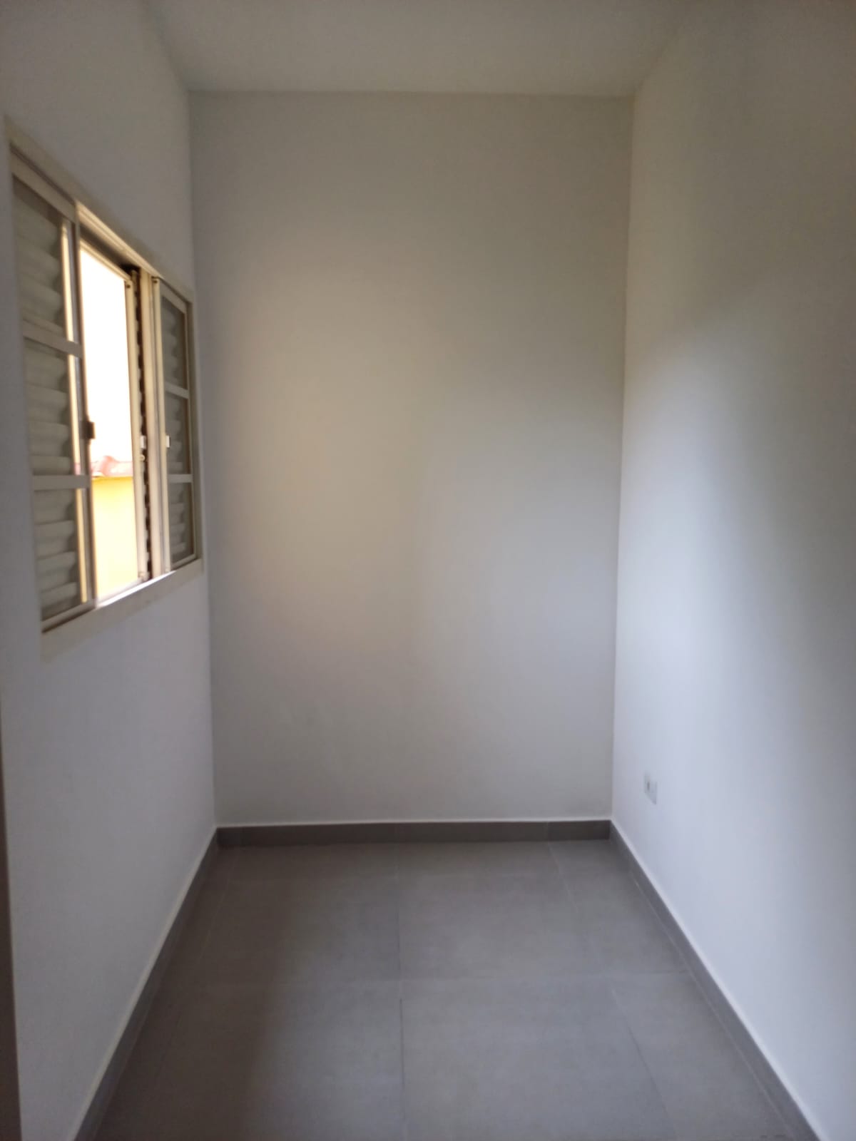 Oportunidade em Extrema! Casa com 2 quartos, garagem e ótima localização a 1km da rodoviária cod 1221