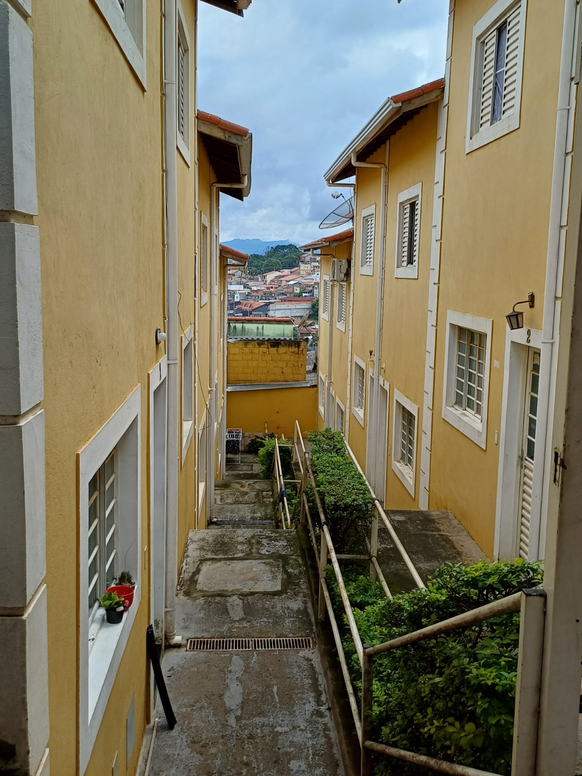 Oportunidade em Extrema! Casa com 2 quartos, garagem e ótima localização a 1km da rodoviária cod 1221