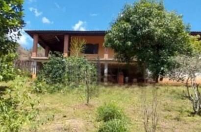 Chácara de 2.000m² com Casa Avarandada e Pomar Formado! Em Extrema-MG cod.1229