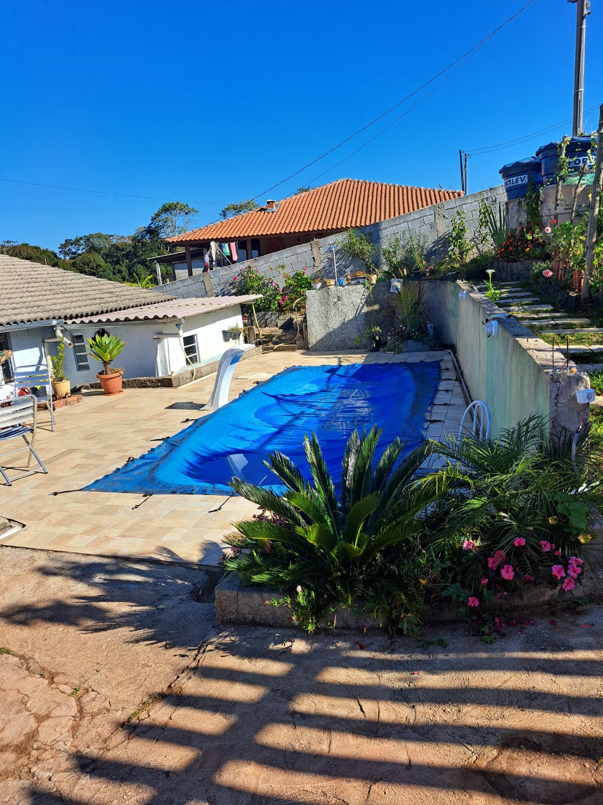 Chácara com casa, piscina, churrasqueira, pomar | Munhos - MG  | código 1004