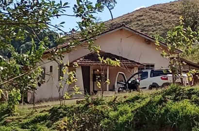 sitio com lago, tanques para peixes, casa, bom acesso | Congonhal - MG