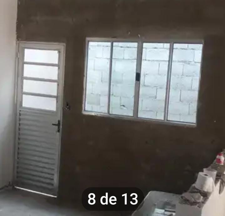 Casa com:  2 quartos sala cozinha americana banheiro garagem | Extrema - MG  | código 1022