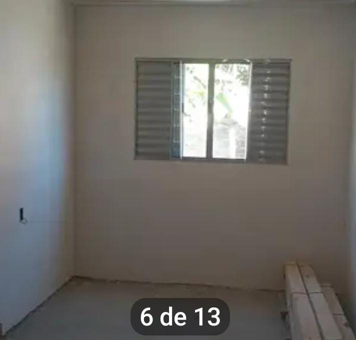 Casa com:  2 quartos sala cozinha americana banheiro garagem | Extrema - MG  | código 1022