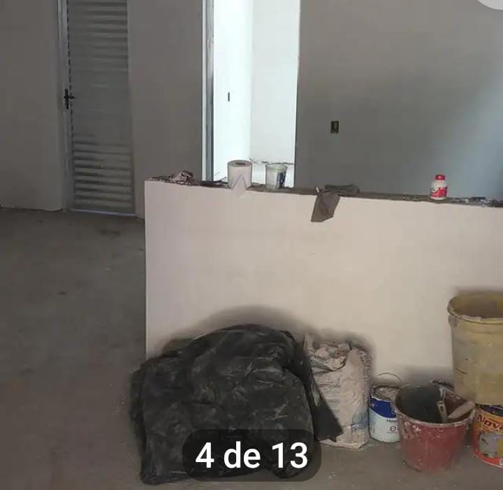 Casa com:  2 quartos sala cozinha americana banheiro garagem | Extrema - MG  | código 1022