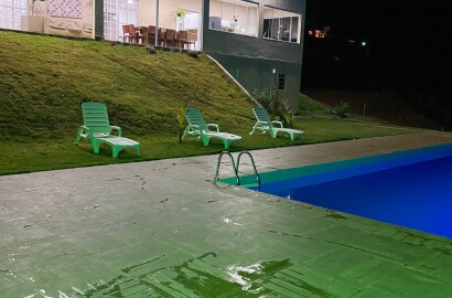 Chácara com residência espaçosa e serenamente luxuosa com piscina | Extrema - MG  | código 1024