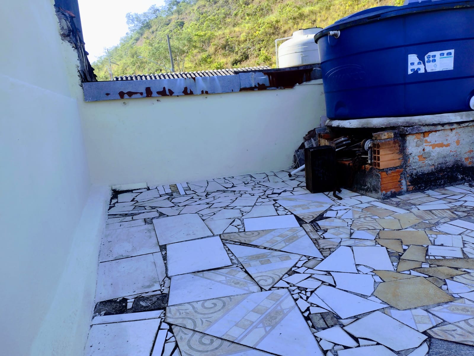 Casa com 4 quartos sendo 1 com suíte, sala, cozinha; local tranquilo | São Bernardo - SP  | código 1027