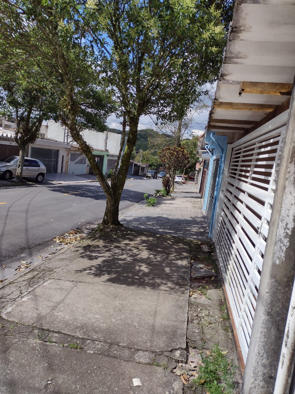 Casa com 4 quartos sendo 1 com suíte, sala, cozinha; local tranquilo | São Bernardo - SP  | código 1027