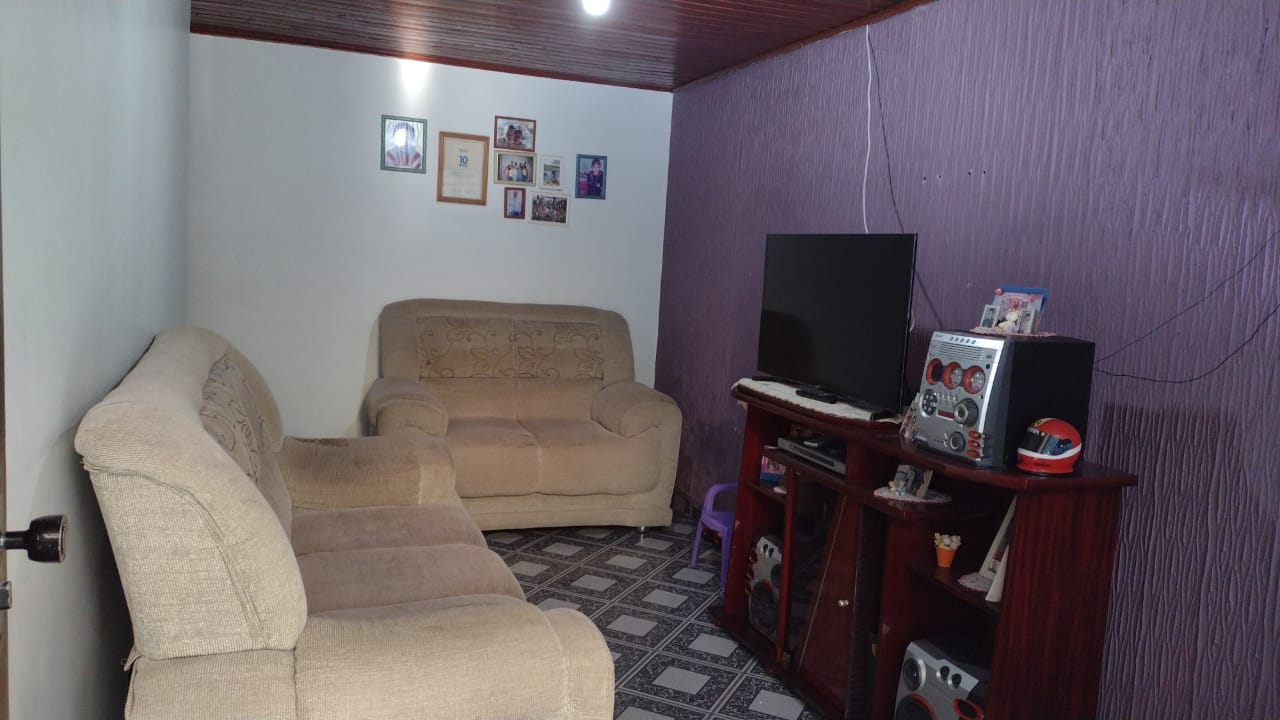 Casa com 4 quartos sendo 1 com suíte, sala, cozinha; local tranquilo | São Bernardo - SP  | código 1027