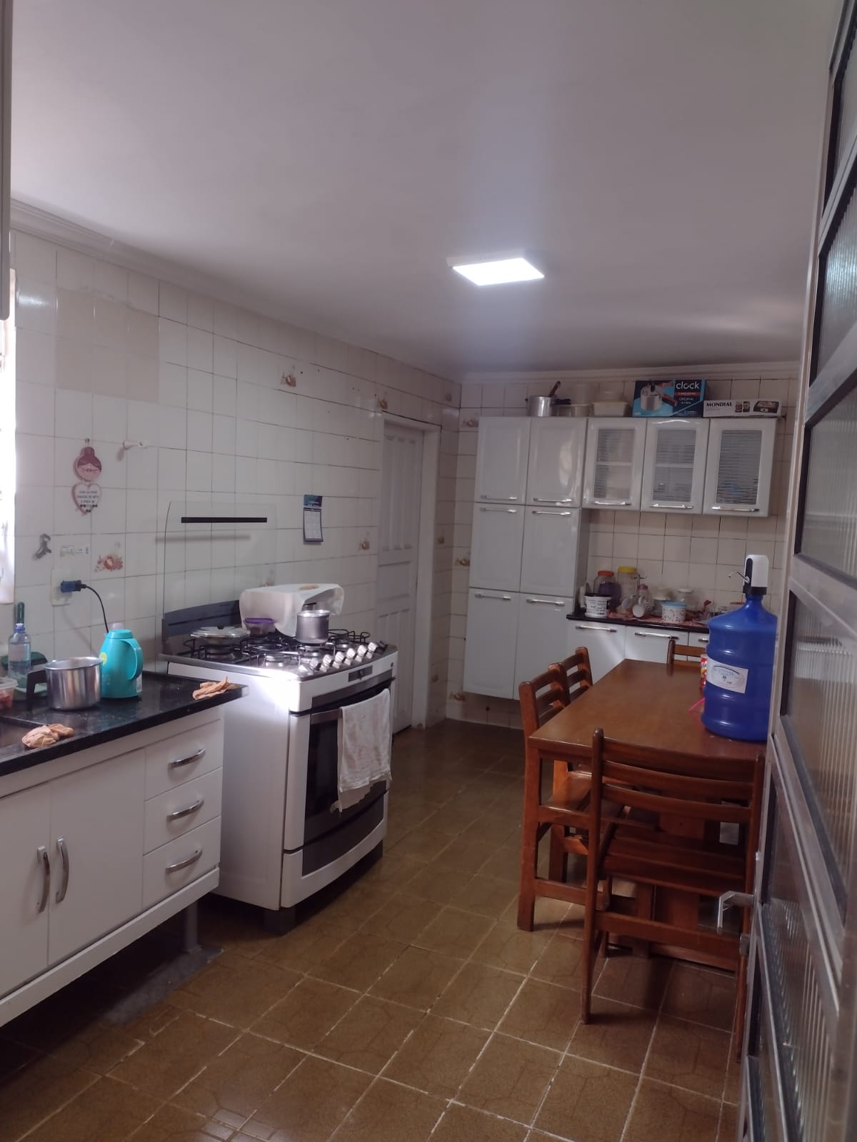 Casa com 4 quartos sendo 1 com suíte, sala, cozinha; local tranquilo | São Bernardo - SP  | código 1027