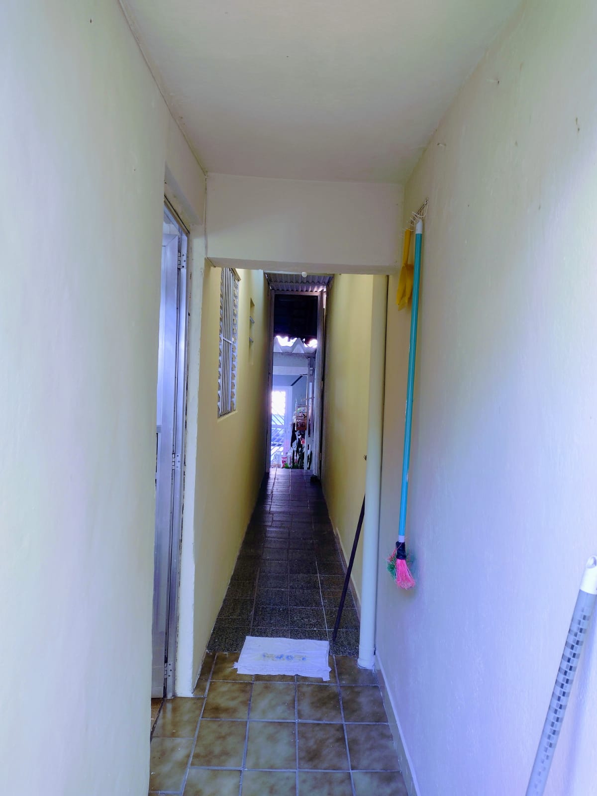 Casa com 4 quartos sendo 1 com suíte, sala, cozinha; local tranquilo | São Bernardo - SP  | código 1027