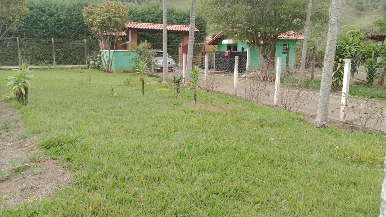 Belíssima Chácara com casa, piscina, taque de peixes, | Extrema - MG  | código 1035