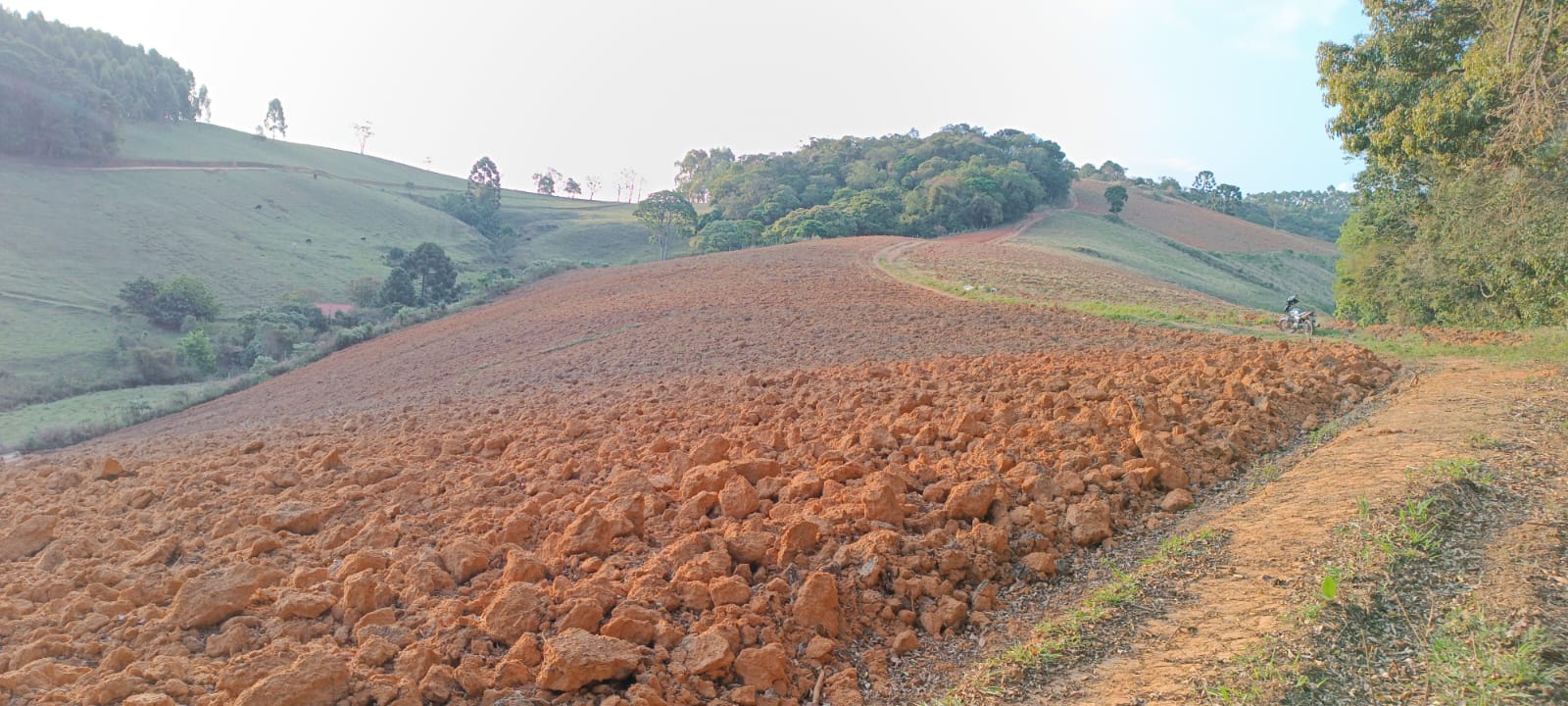 Fazenda com casas, excelente para plantio ou pecuária, varias nascentes | Camanducaia - MG  | código 1037