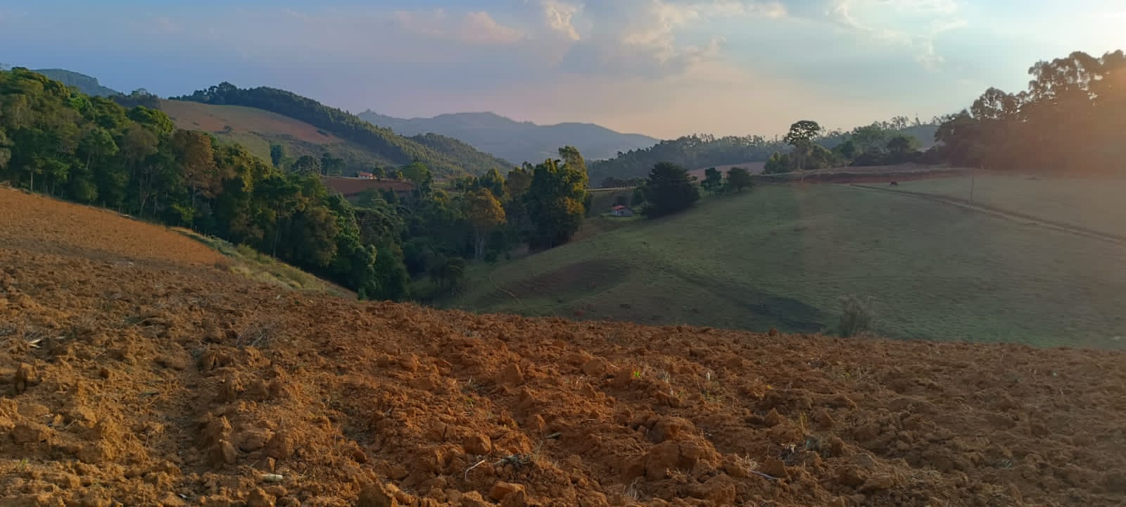 Fazenda com casas, excelente para plantio ou pecuária, varias nascentes | Camanducaia - MG  | código 1037