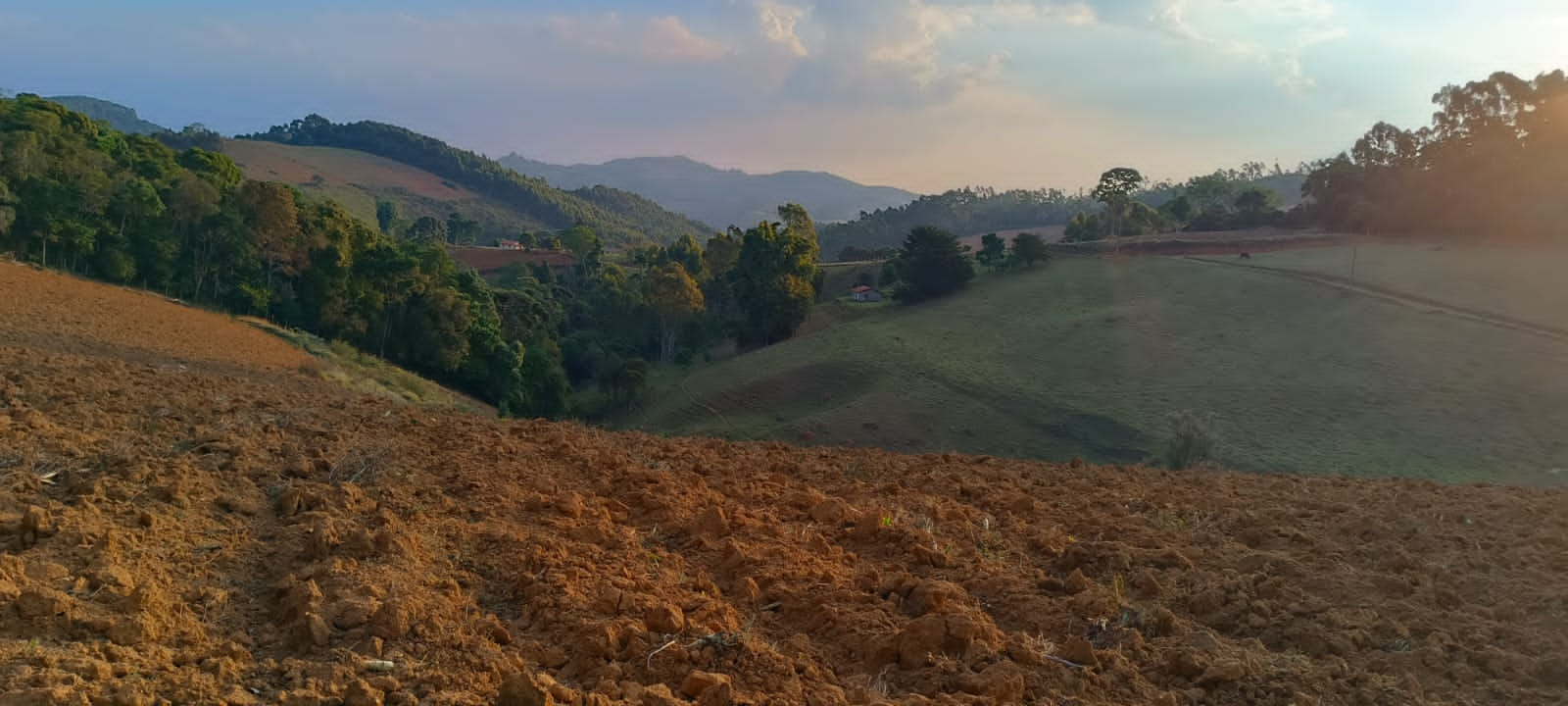 Fazenda com casas, excelente para plantio ou pecuária, varias nascentes | Camanducaia - MG  | código 1037