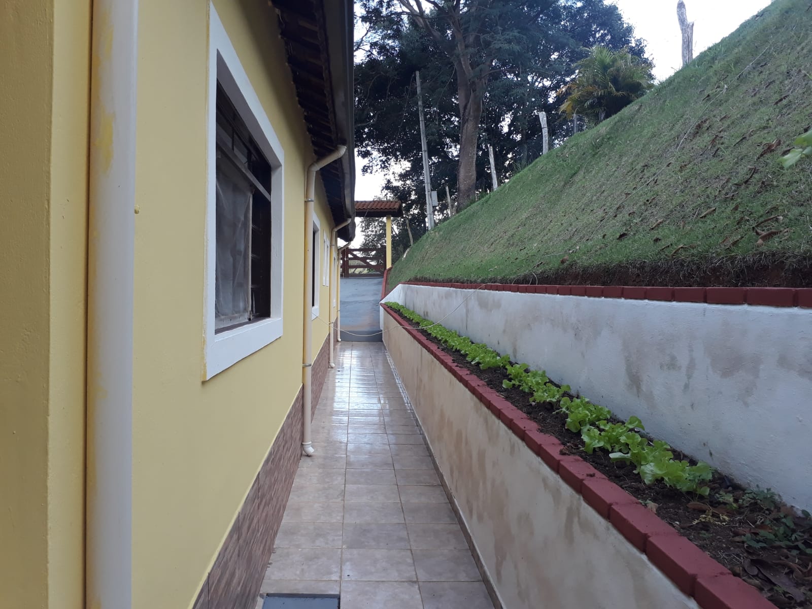 Chácara. casa com 3 quartos,  um com suíte  1  | Extrema -MG  | código 1048