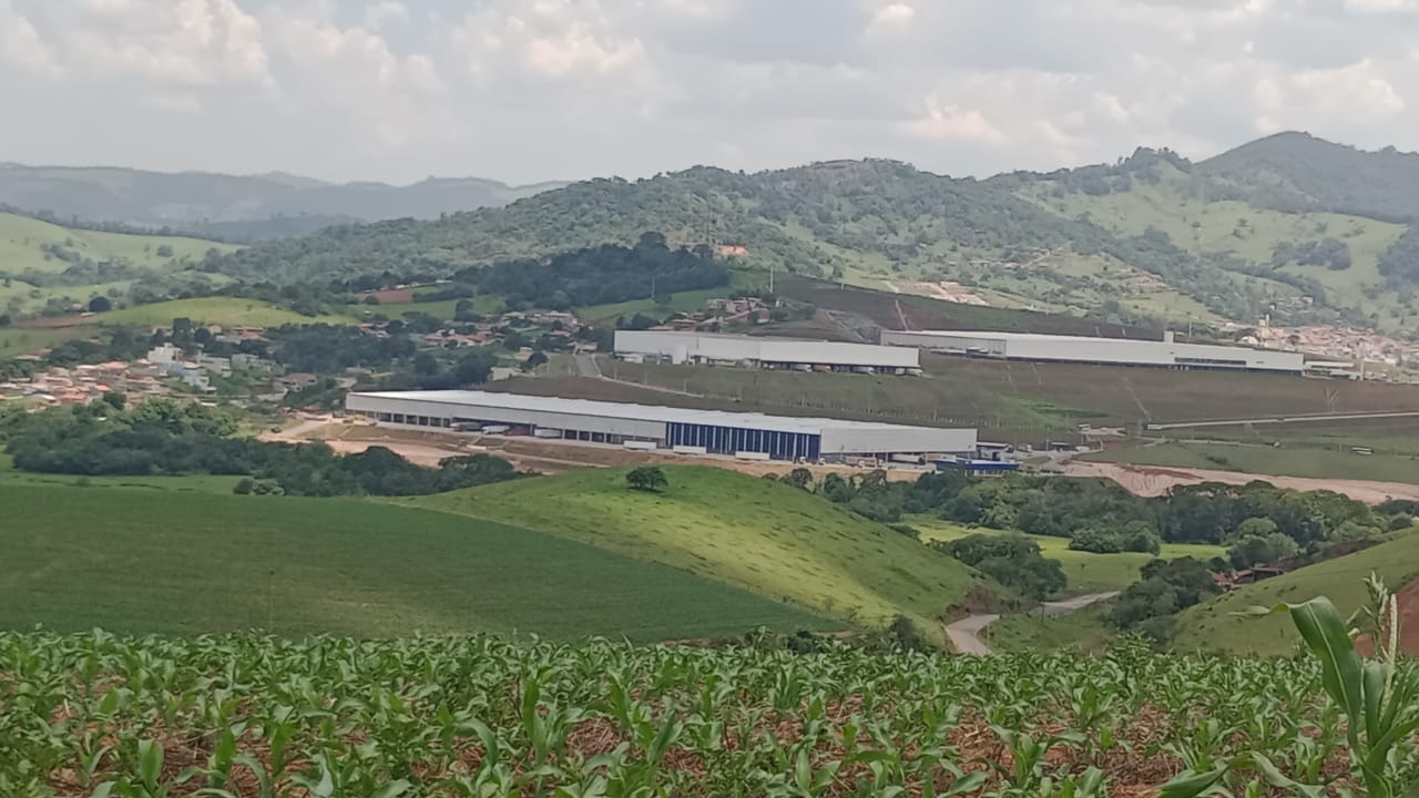 Área industrial com ampla vista panorâmica em Itapeva-MG  | código 1049