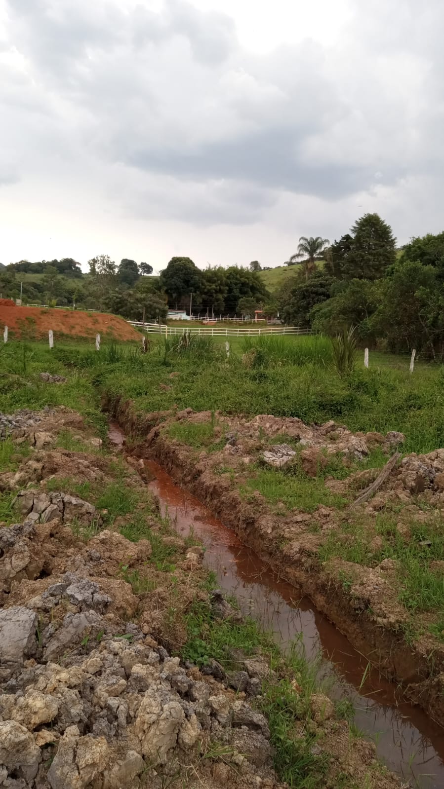 Terreno para formar chácara com lago, local de fácil acesso | Itapeva - MG  | código 1050