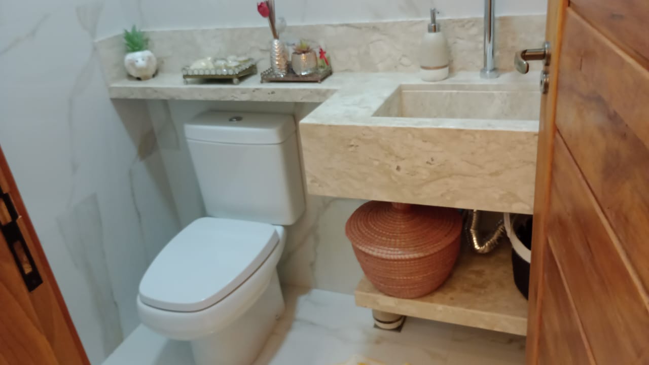 Chácara com piscina, casa com  3 suítes sendo 1 com closet, sala estar, jantar, cozinha | Extrema - MG  | código 1055