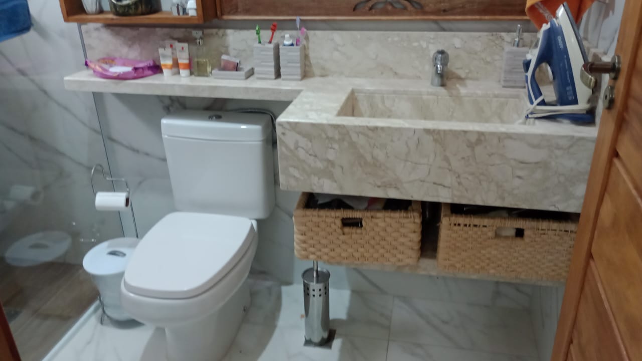 Chácara com piscina, casa com  3 suítes sendo 1 com closet, sala estar, jantar, cozinha | Extrema - MG  | código 1055