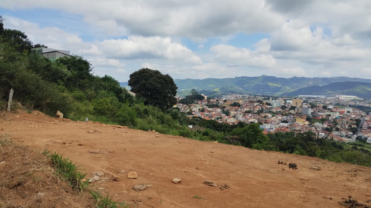 terreno com vista panorâmica muitas possibilidades de utilização em Extrema MG | código 1072