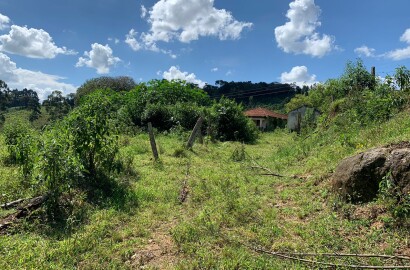 Sítio a venda no município de Toledo-MG. Localizado a 10 km da cidade | Código: 1080