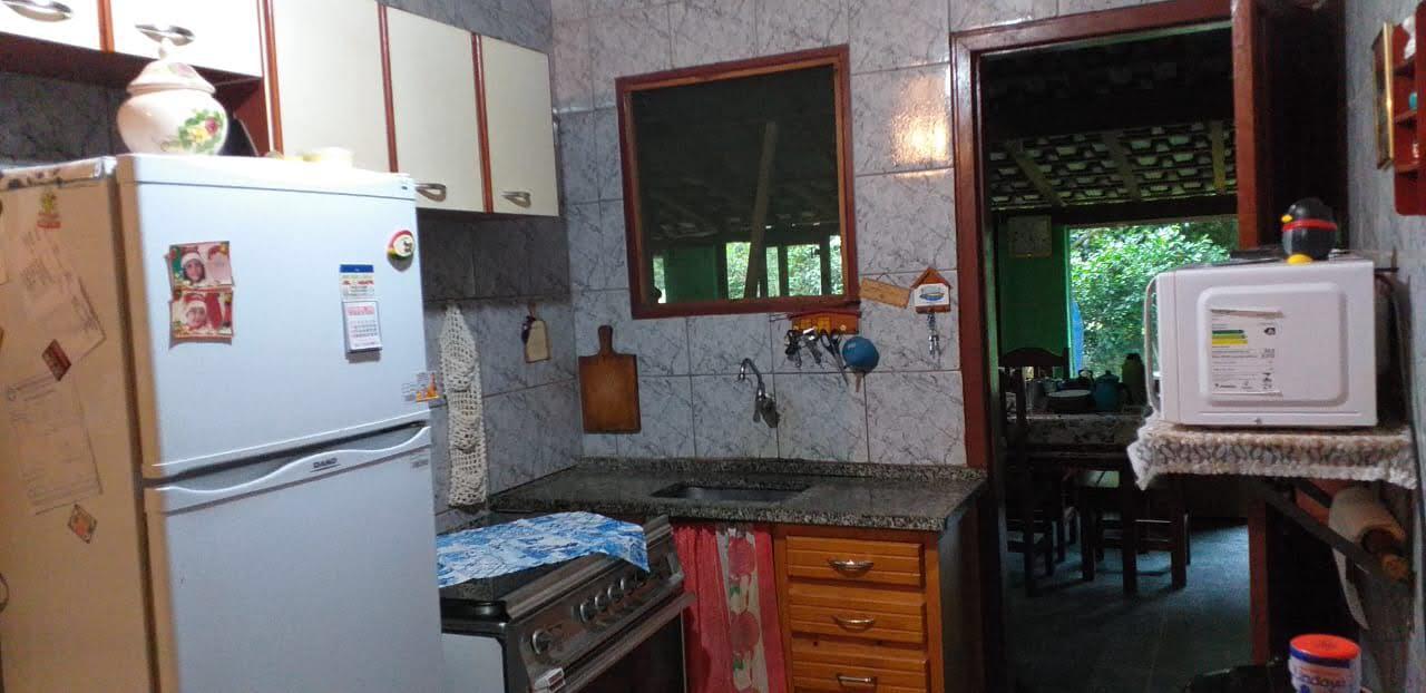 Chácara com piscina, churrasqueira; casa sede .. com : 3 Quartos espaçosos, 2 banheiros | Código 1082