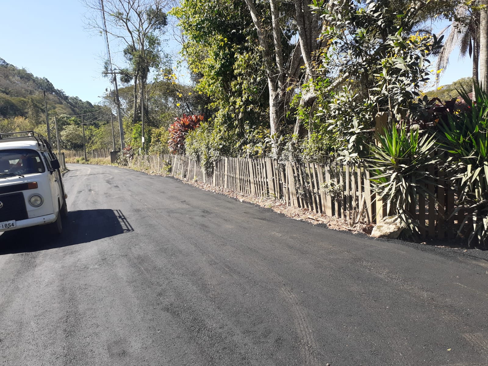 Chácara - Casa com 4 quartos localizada em região turística fundos para o rio em Extrema - MG Código 1112