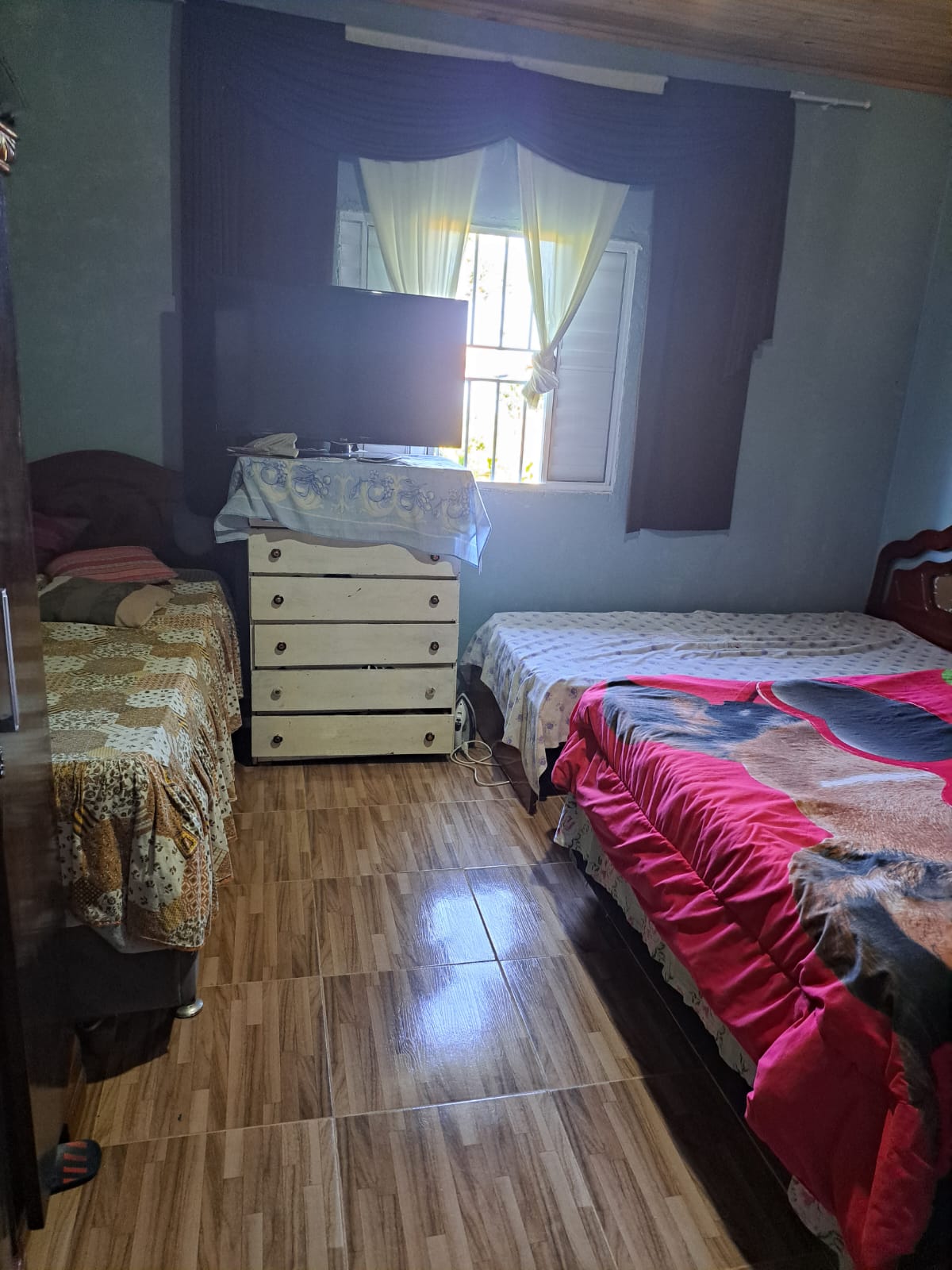 Linda chácara - casa com 3 Quartos espaçosos  2-Banheiro social em Munhoz - MG