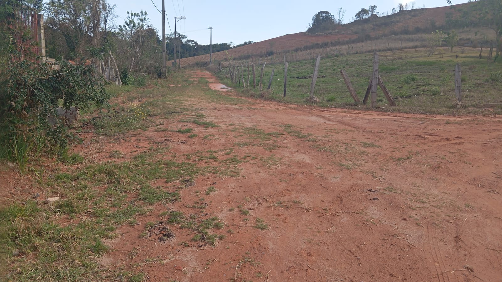 Terreno com 2.340 localizado em Munhoz, ótima chegada. Código 1137