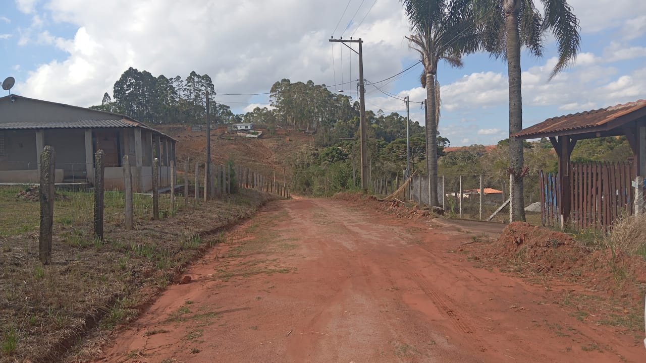 Terreno com 2.340 localizado em Munhoz, ótima chegada. Código 1137