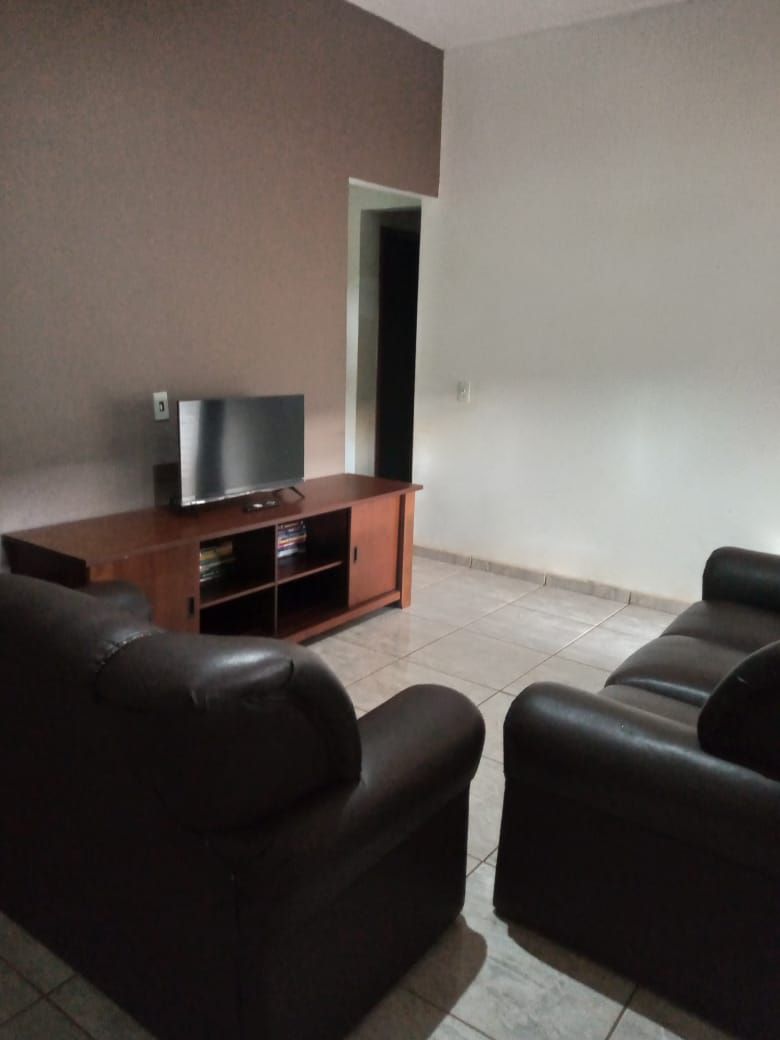 Sítio, 5 alqueires, casa grande de 2 quartos, suíte, wc social, sala, cozinha americana Cód 1139