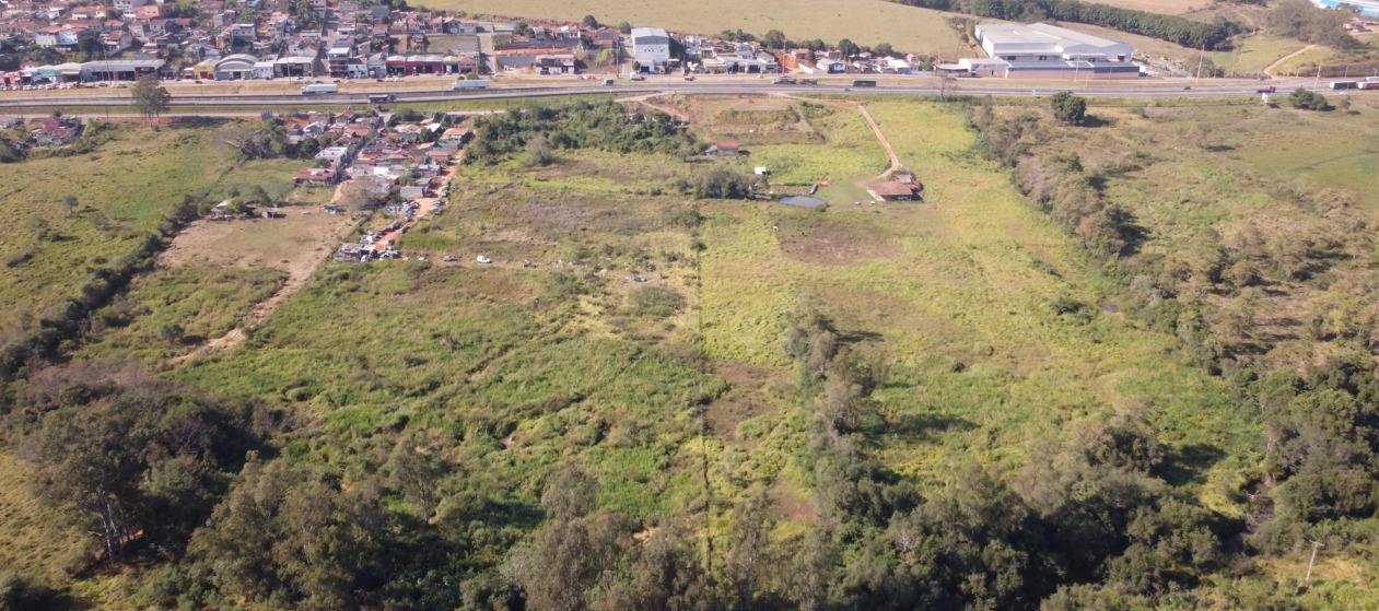 Excelente área industrial de 84.000 m² com terreno totalmente plano e uso misto permitido - Cód. 1141