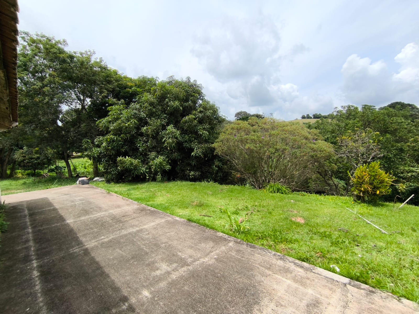 Chácara com Casa com 4 quartos em Toledo MG Cód. 1143