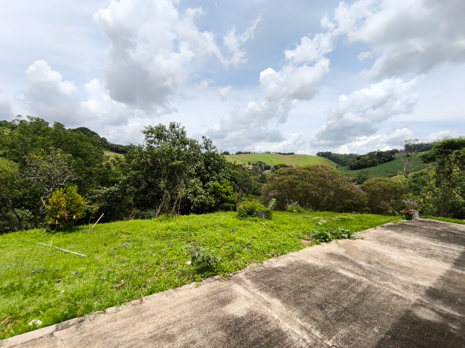 Chácara com Casa com 4 quartos em Toledo MG Cód. 1143